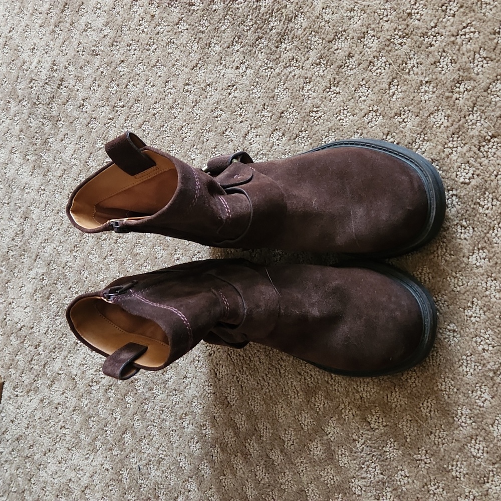 Zodiac boots